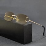 Lunette de soleil homme dégradé".  Cartier